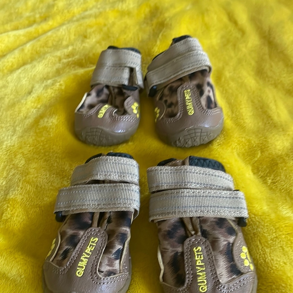 QUMY Dog Boots Waterproof Shoes for Dogs reflective straps NWOT